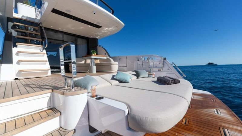 AZIMUT 62 FLY